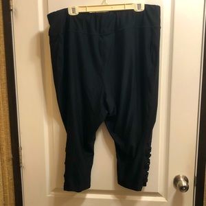 Full Beauty Sport Active Capri Leggings 26/28